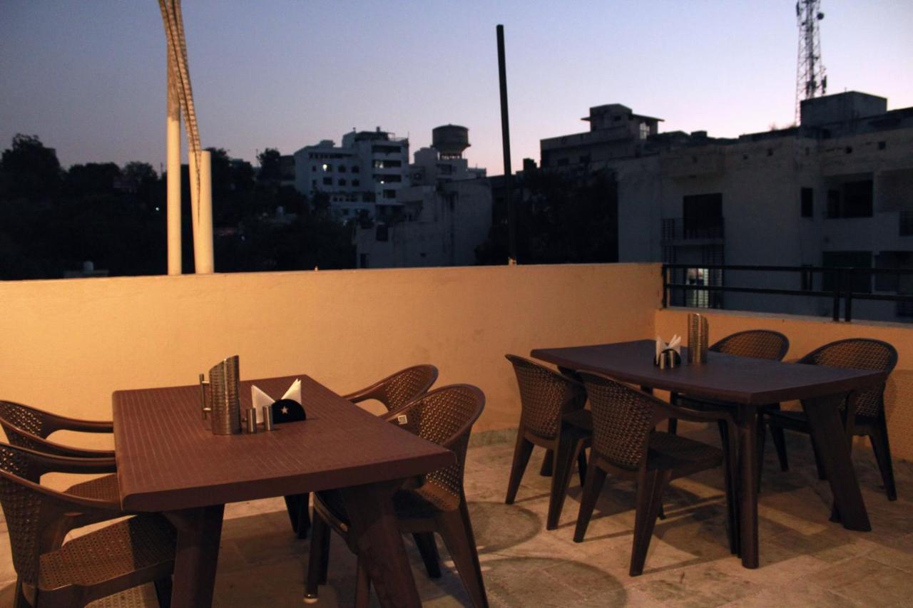 Maruti Group Of Hotels - Shri Naman Nathdwara Exterior photo